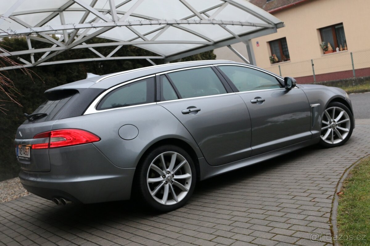 Jaguar XF 3.0 ČR, Automat, Navigace - 4