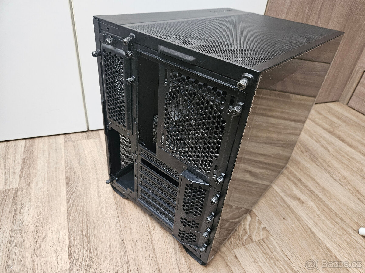 LIAN-LI O11 Air Mini, TG - 4