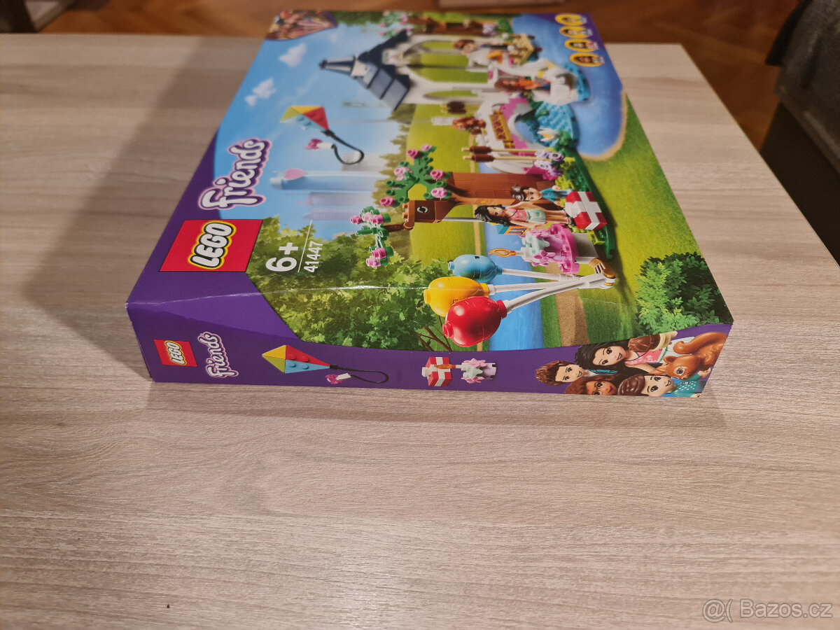 LEGO® Friends 41447 Park v městečku Heartlake - 4
