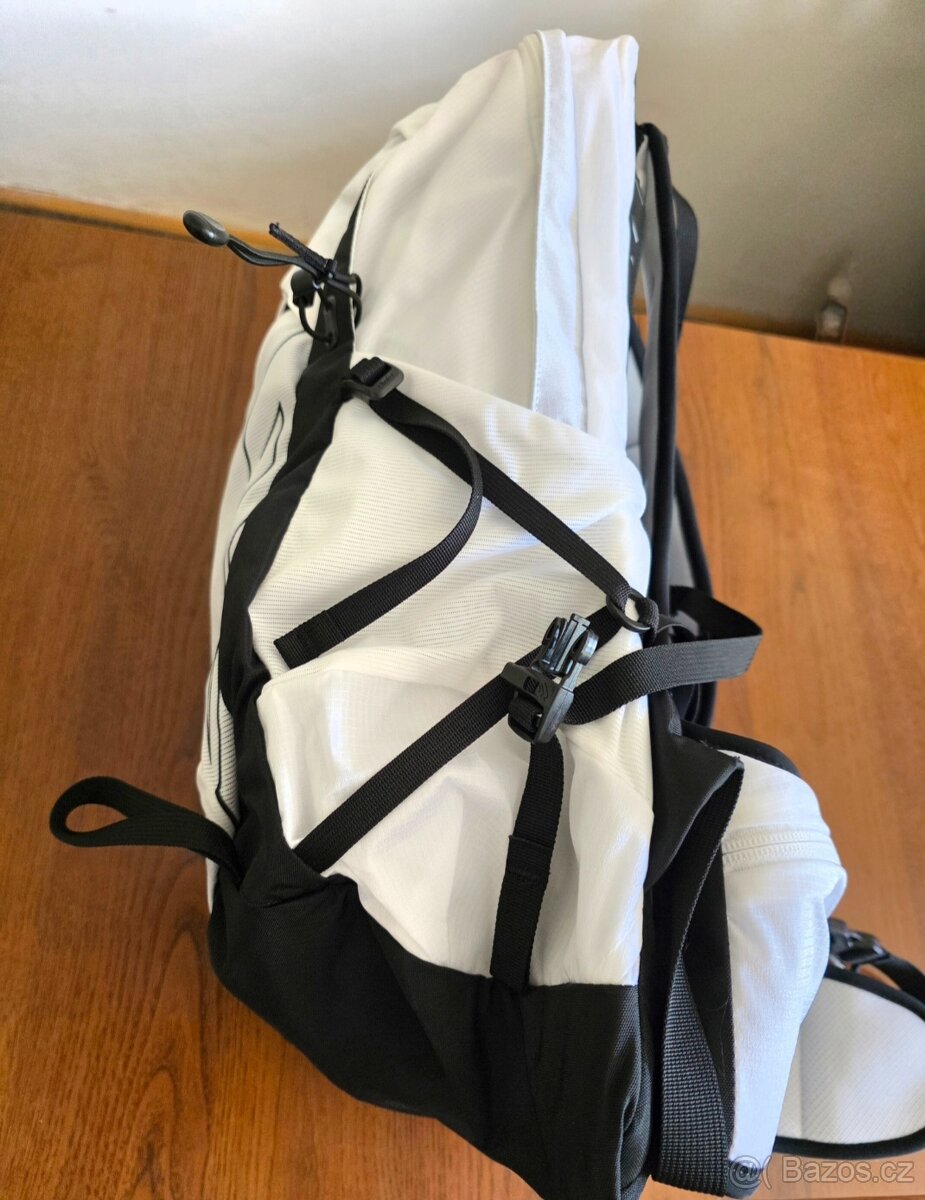 Batoh Osprey Talon 22 - 4
