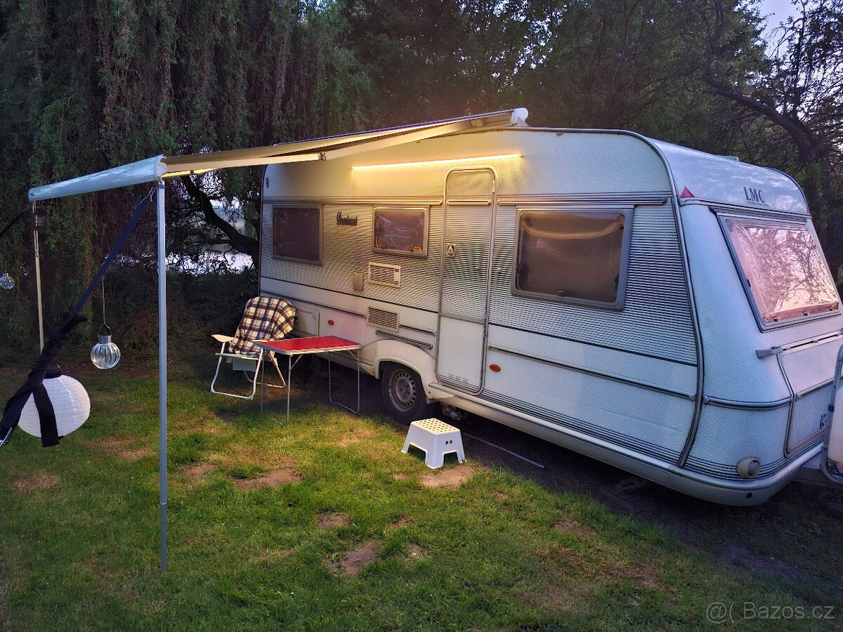 Prodám obytný přívěs karavan LMC Dominant - 4