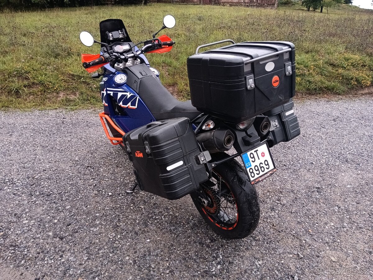 KTM 990