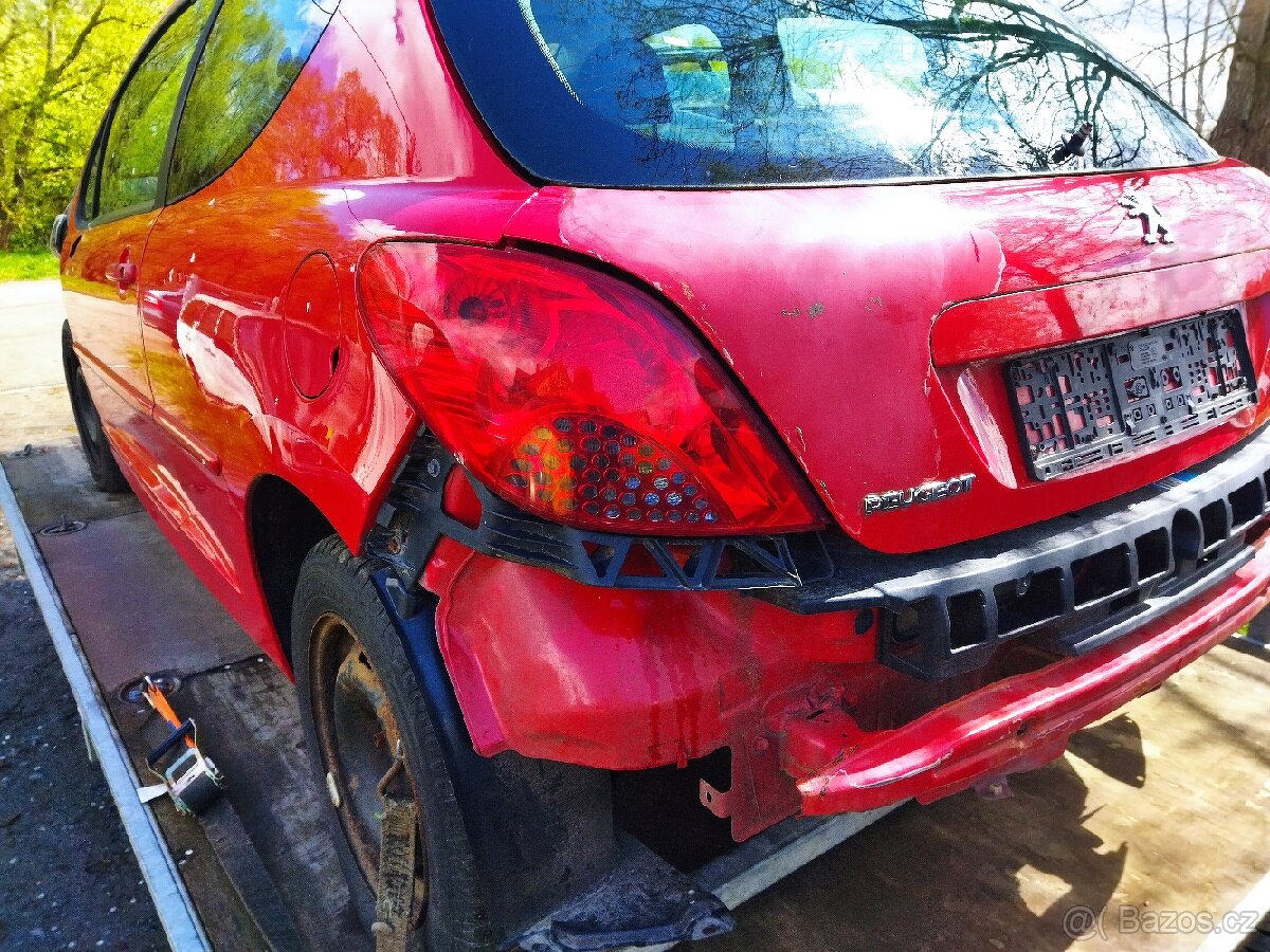 Prodám veškeré náhradní díly z Peugeot 207 - 4