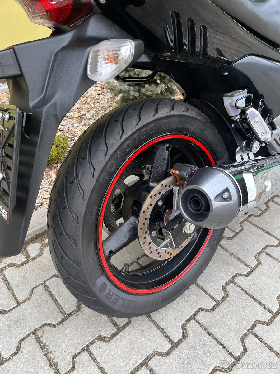 Suzuki GW 250 INAZUMA - 4