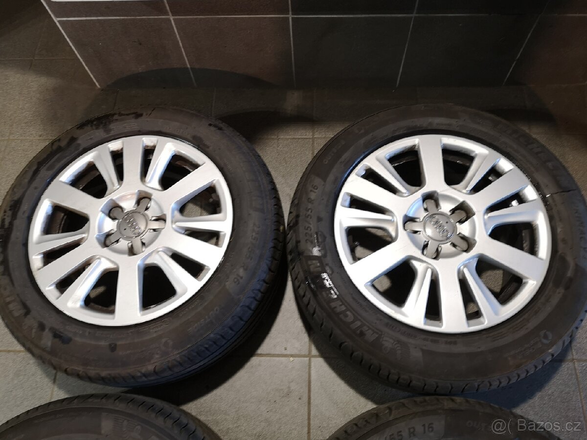 Audi A4, A6 alu 16 + letní 225/55/16. - 4