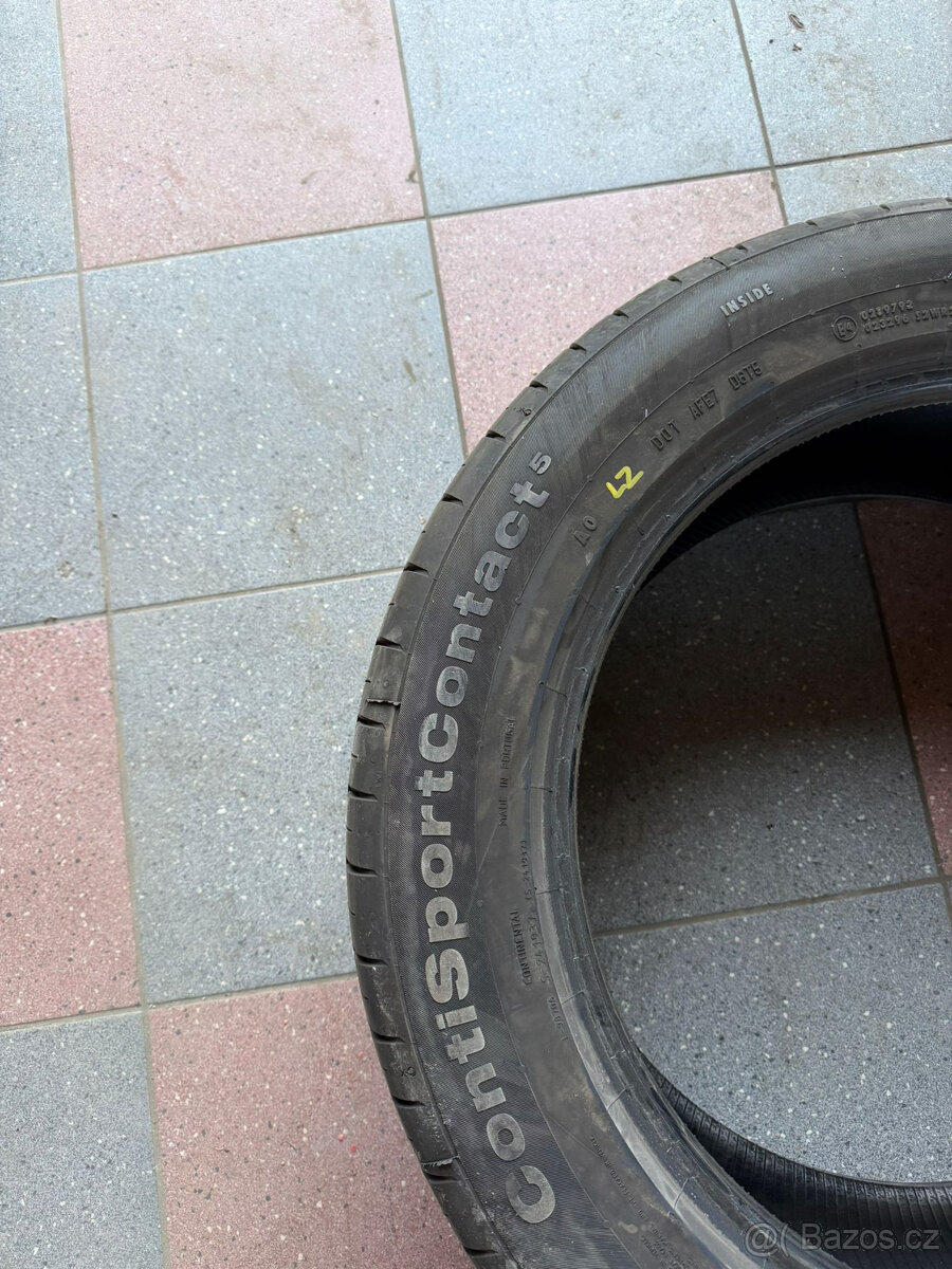 235/55R19 - 4