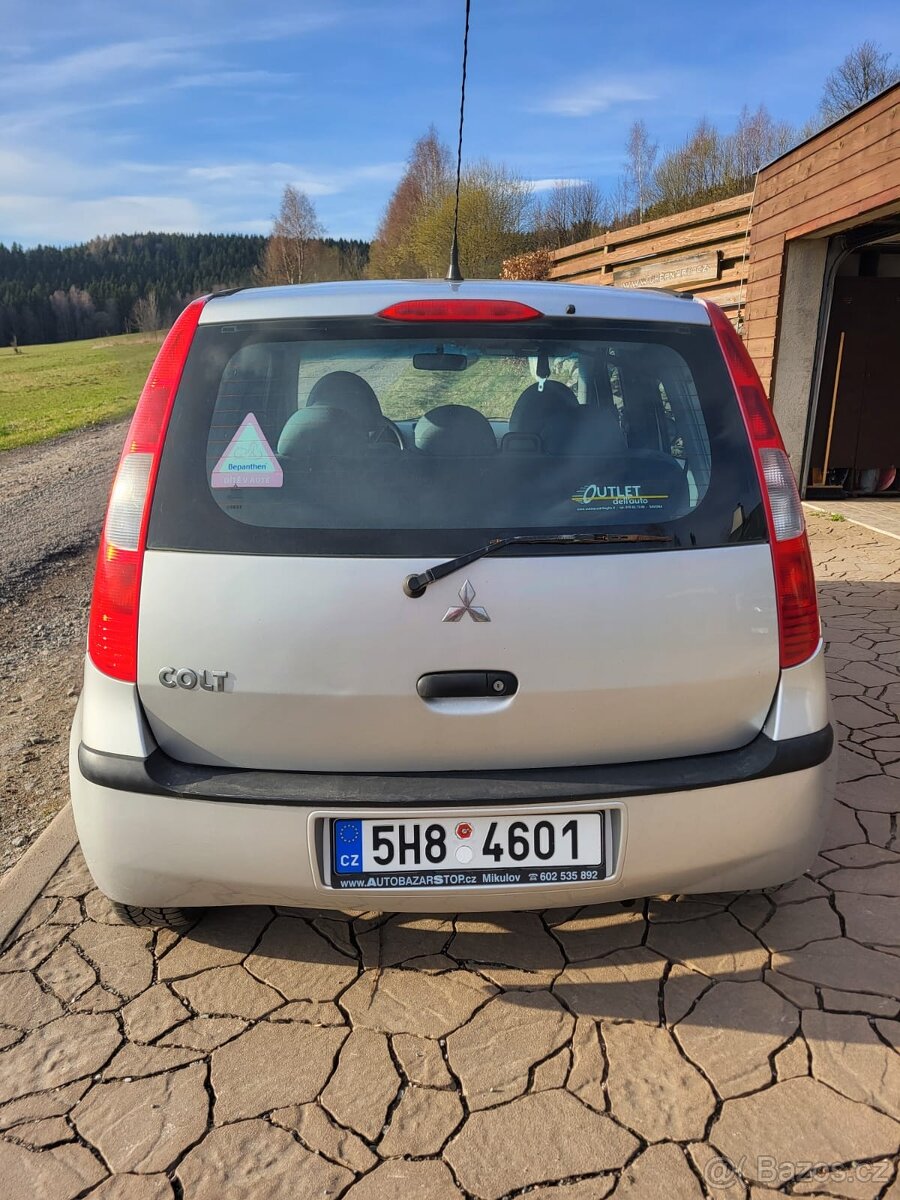 Mitsubishi Colt - 4