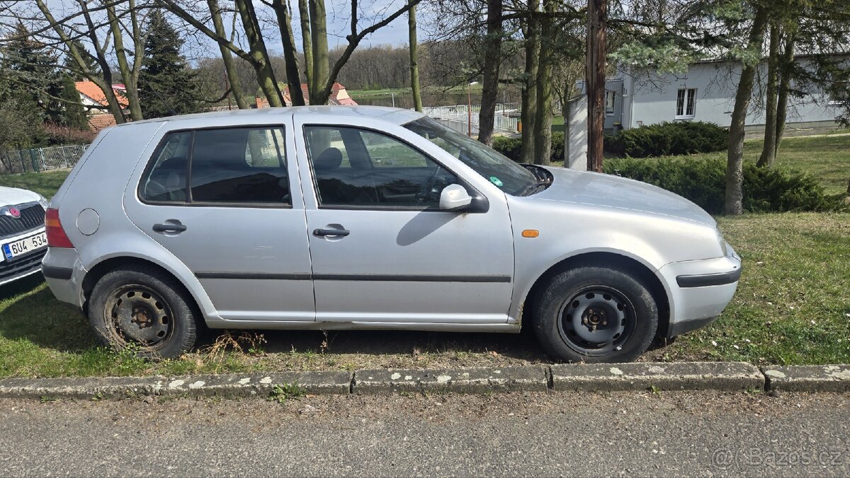 VW Golf 4 1.4 - 4