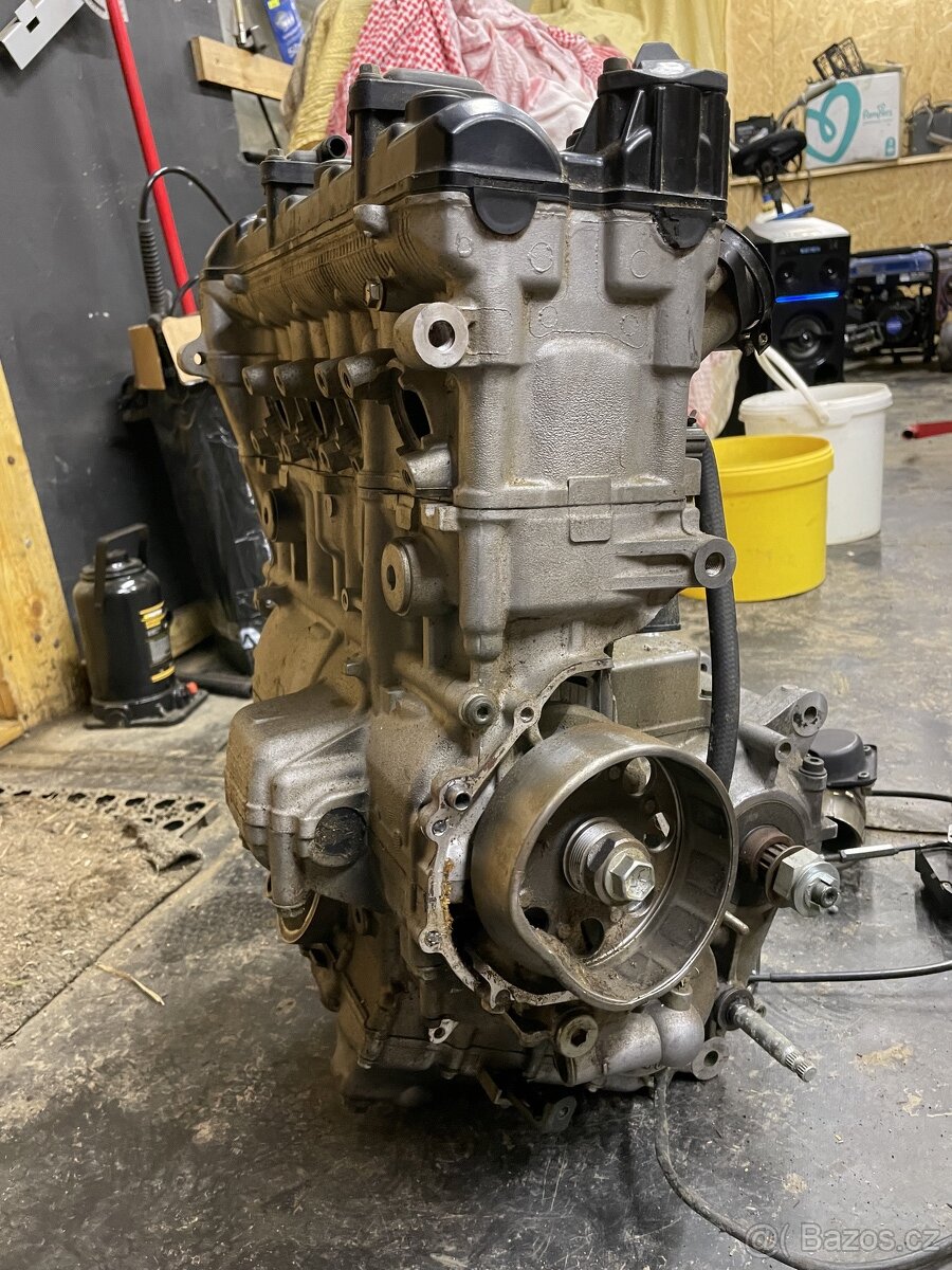 Suzuki GSX-R 1000 K4 díly motoru - 4