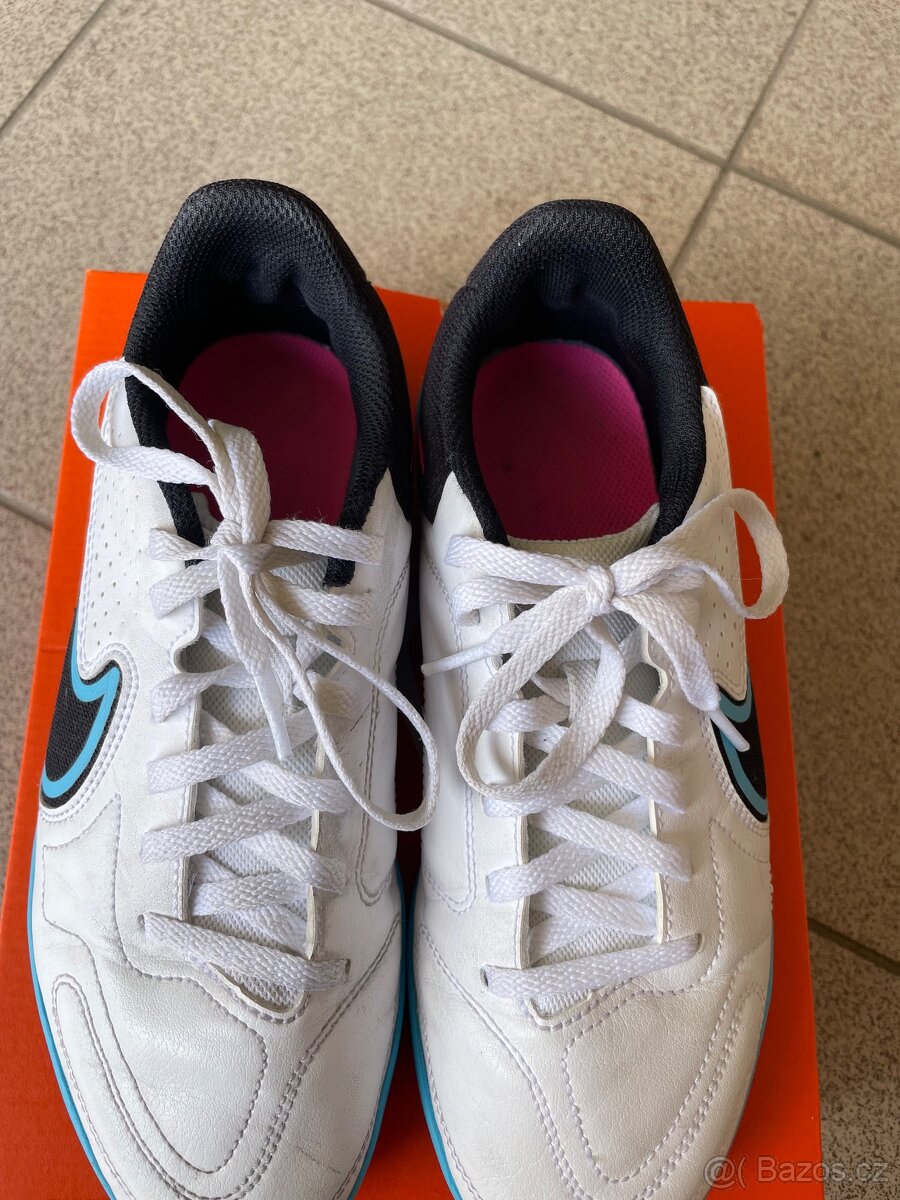 Kopačky Nike JR LEGEND 9 CLUB IC - 4