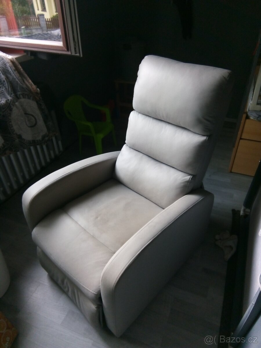 Polohovatelné/relaxační TV křeslo 70x80 + polštáře - 4