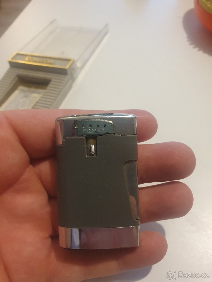 Krásný zapalovač Ronson - 4