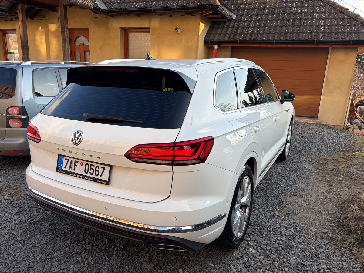VW Touareg 3.0TDI V6 210kw ČR Elegance - 4
