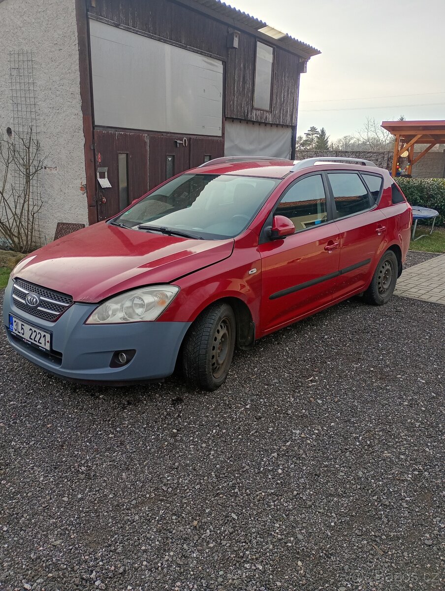 KIA CEED combi AUTOMAT 2008 - 4