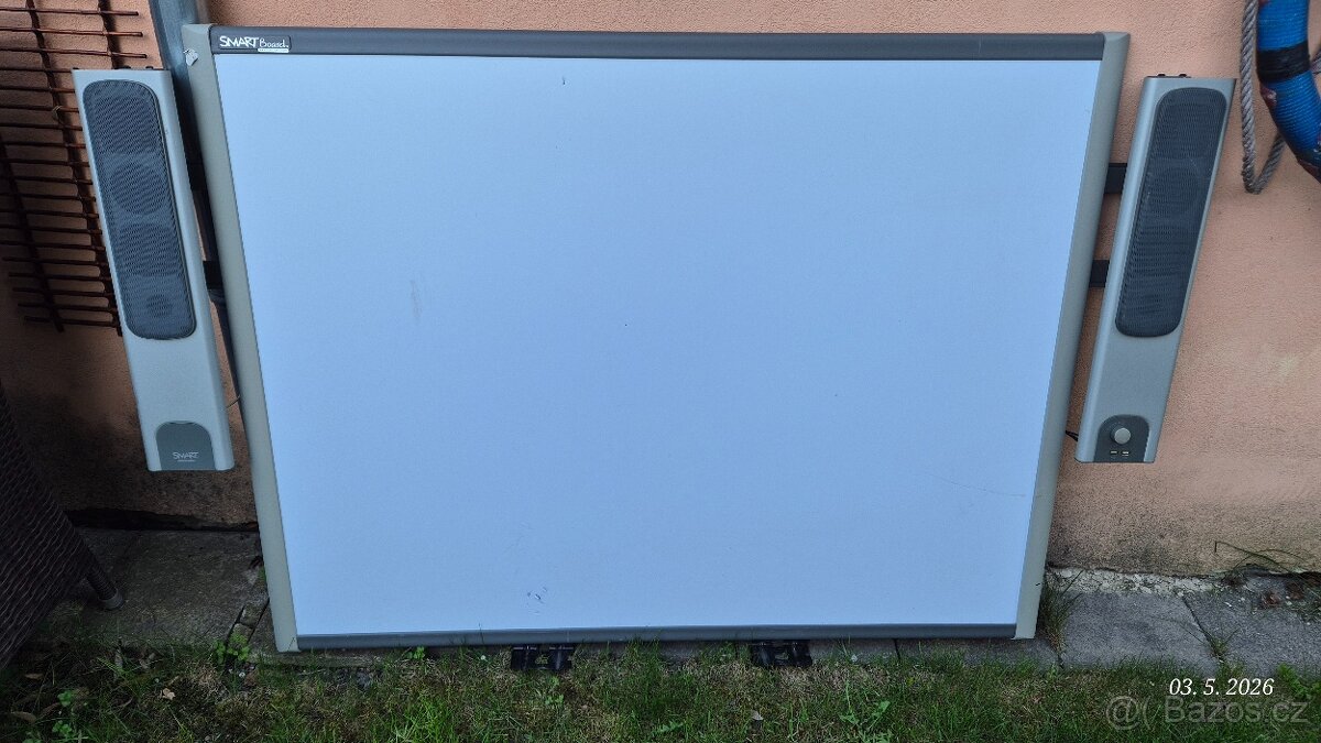 2x Projektor Panasonic a Benq - 4