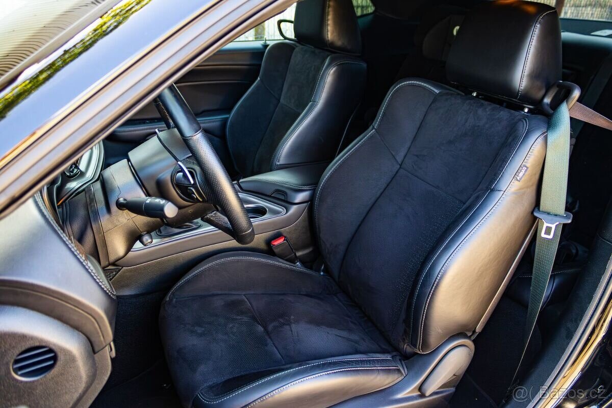Dodge Challenger R/T 5.7 V8 / TOP STAV - 4