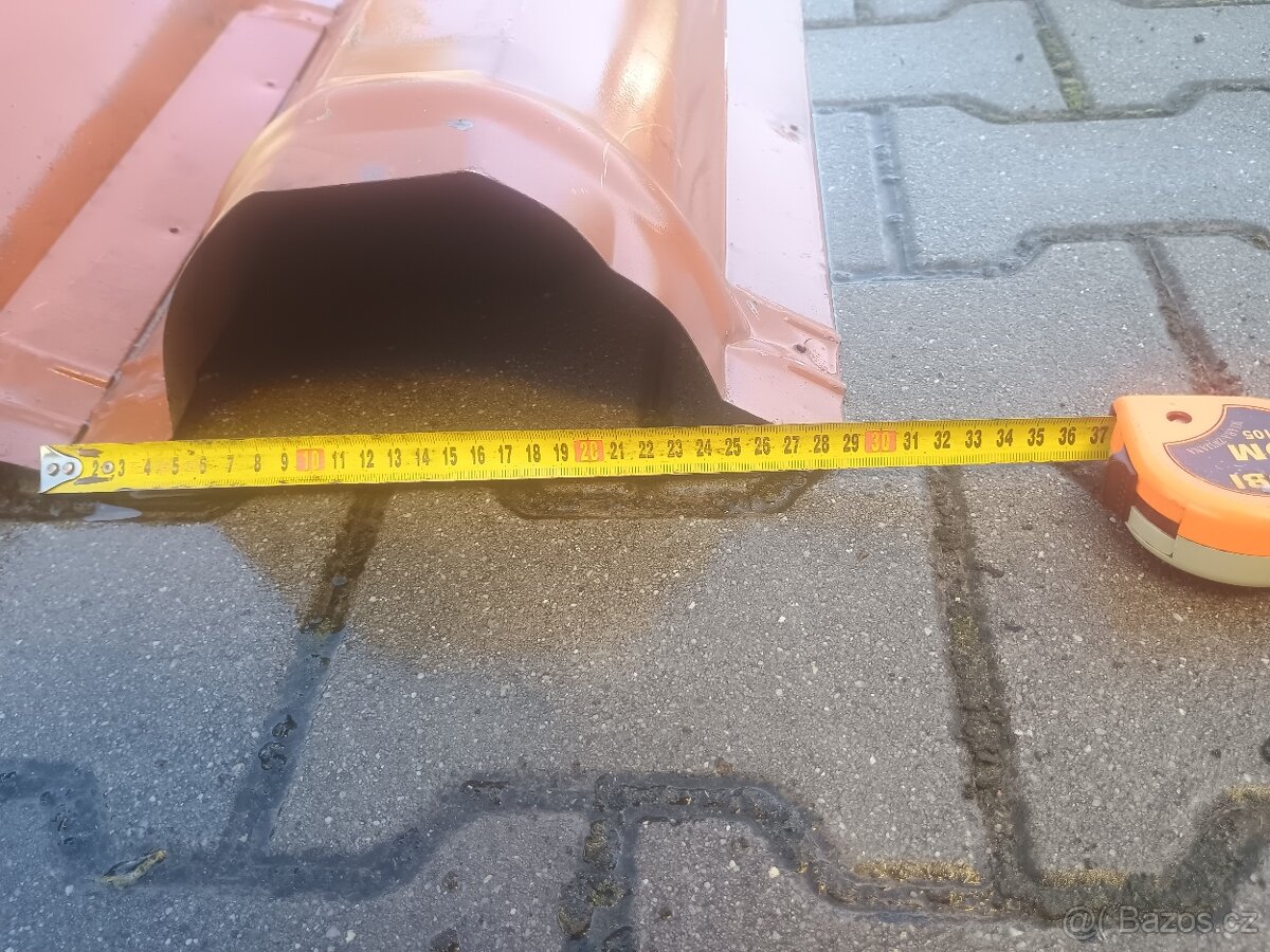 Plechové střešní hřebenáče - 4