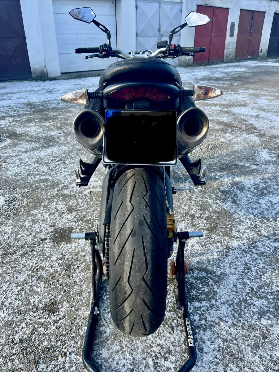 Triumph Street Triple 675 - 4