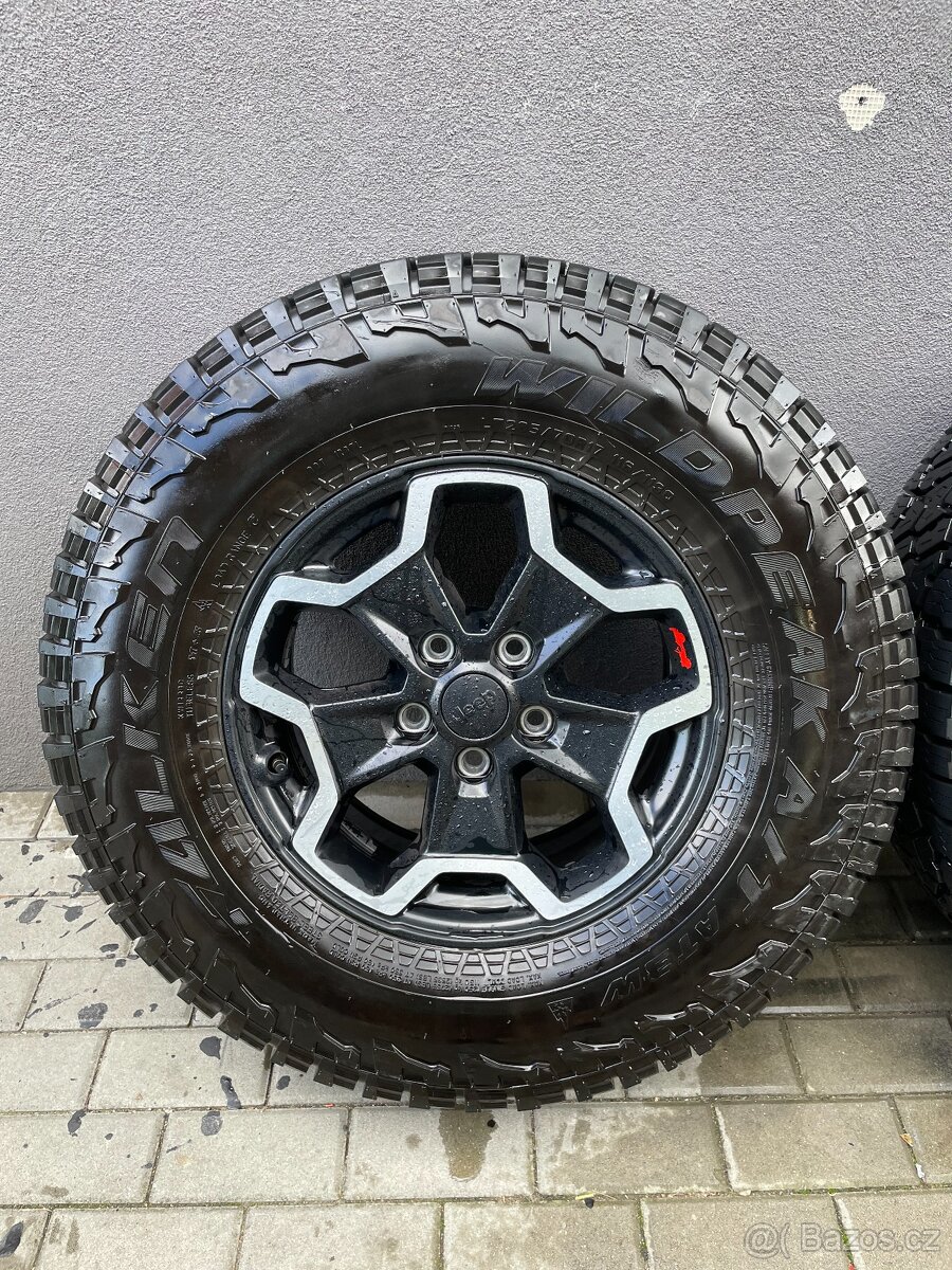 Kola JEEP Wrangler,Gladiator R17