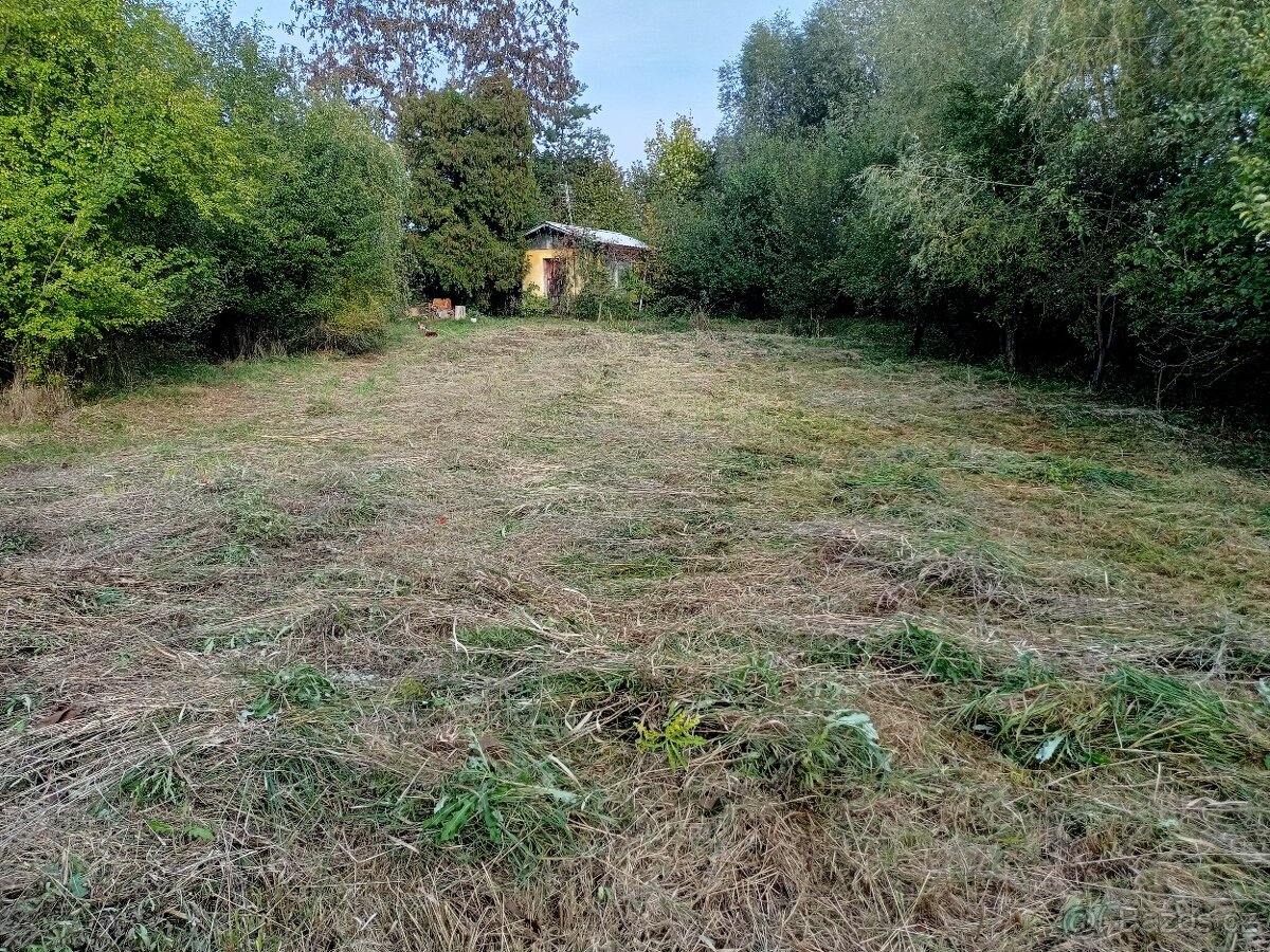 Prodám stavební pozemek - 4