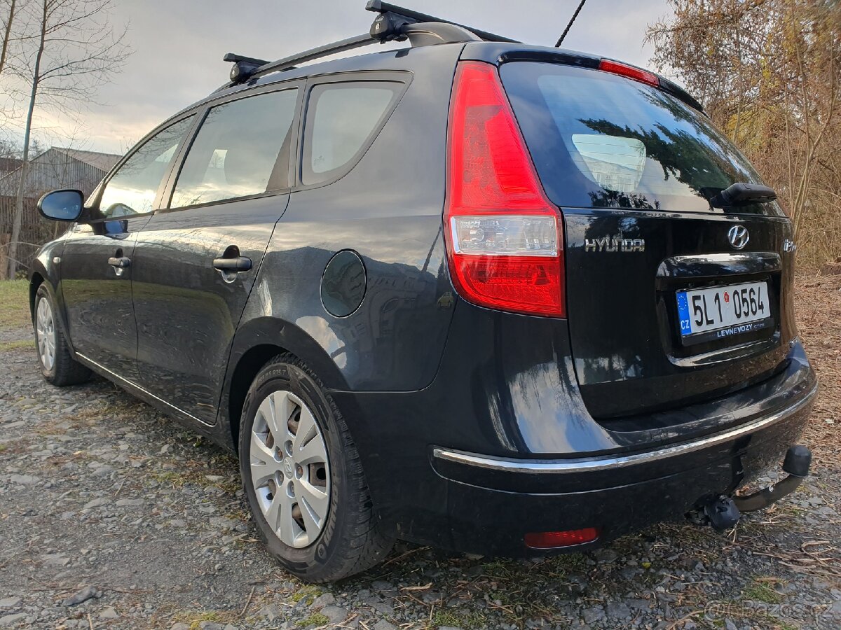 Hyundai I30 CW 1.6crdi COMBI 66KW r.v. 2010 - 4