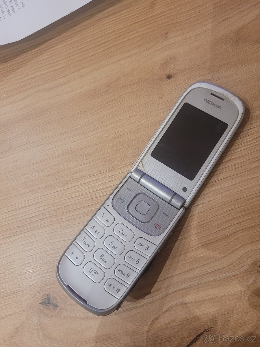 Nokia 3710 fold - 4