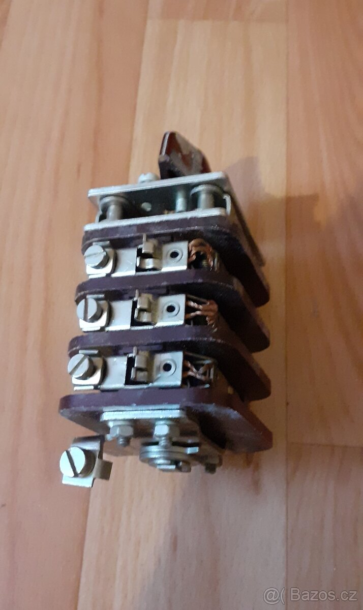 Přepínač TAH2 KSP02112, 15/380V - 4