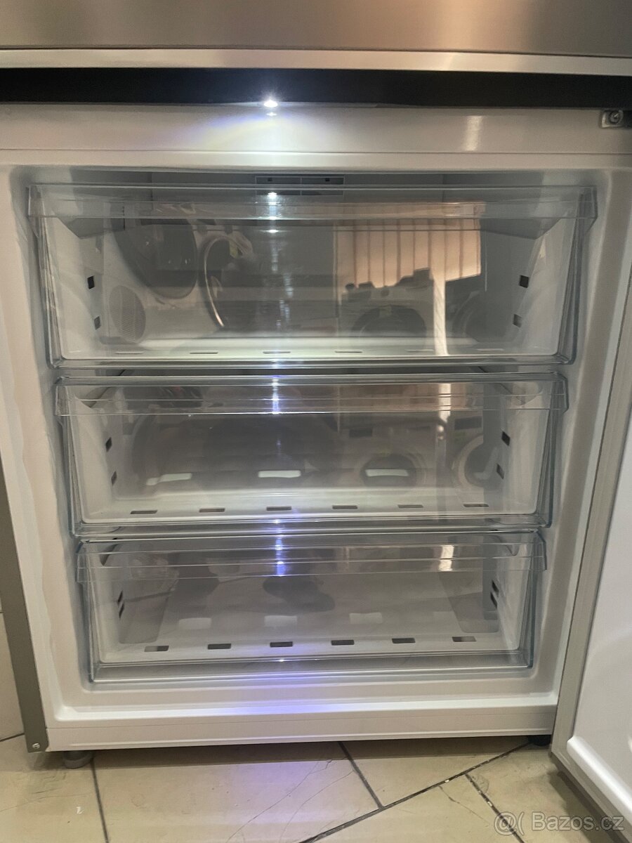 Zánovní lednice Beko B5RCNE565HXP - 4