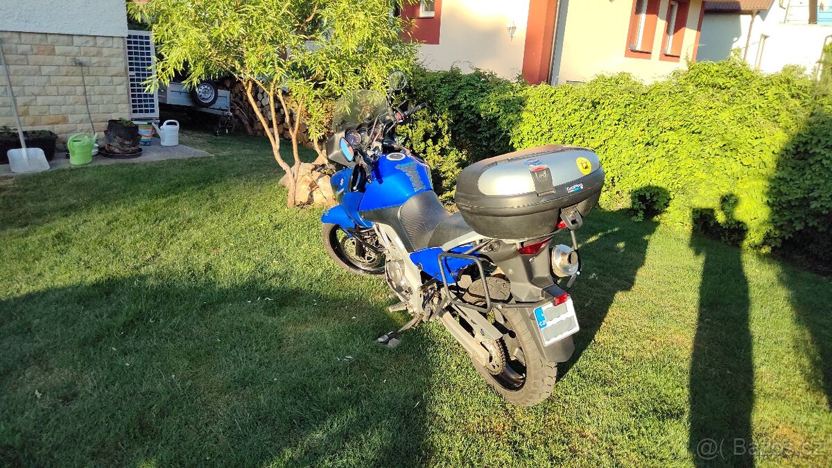 Suzuki V-strom 650