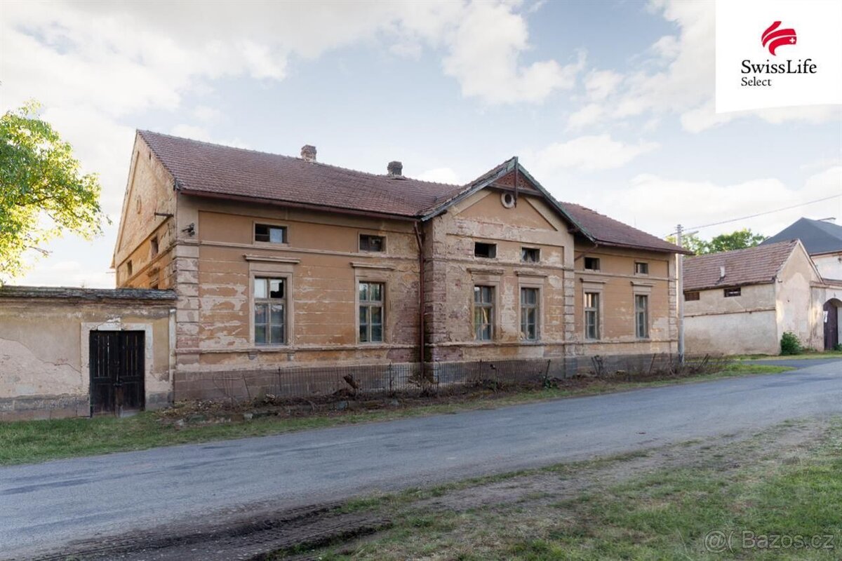 Prodej rodinného domu 620 m2, Klobuky - 4