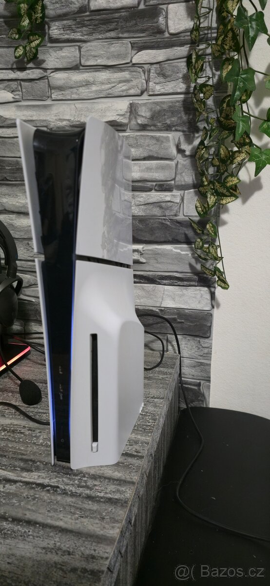 Playstation 5 slim 1TB REZERVACE - 4