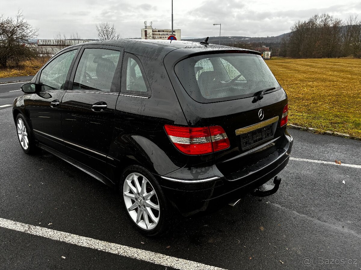 Mercedes Benz B150 - 4
