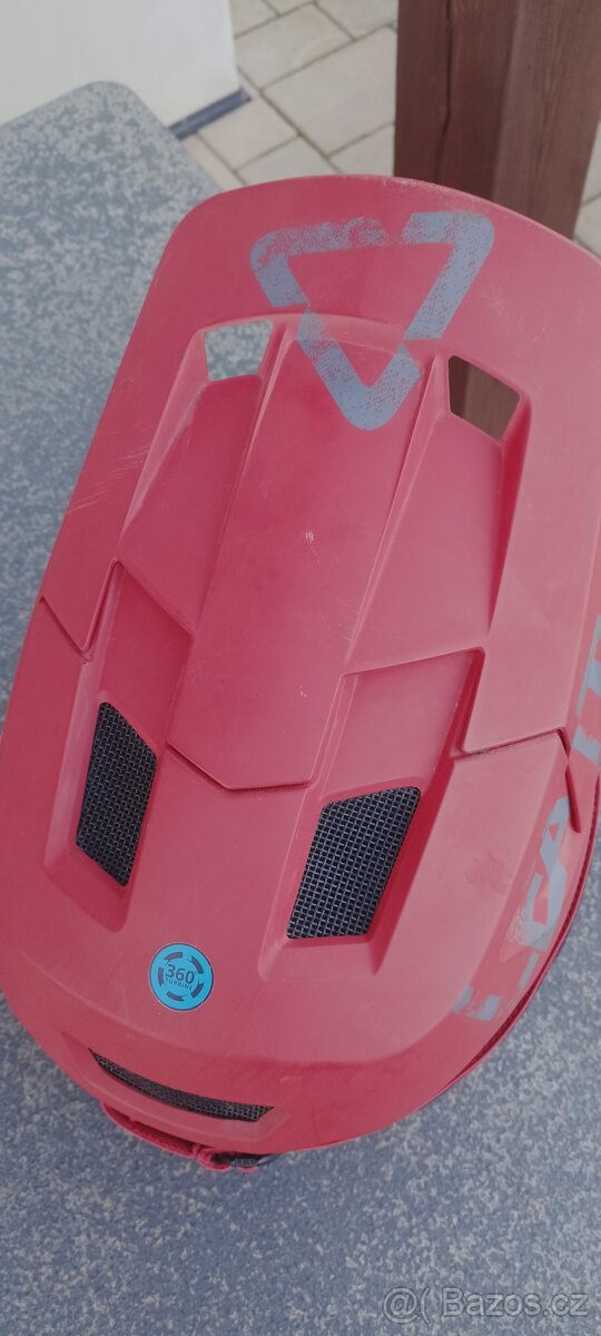 Helma na kolo Leatt - 4