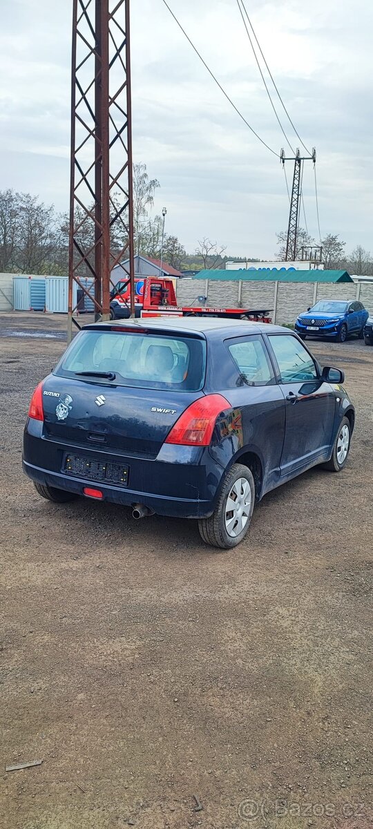 Suzuki Swift 1.3 - 4
