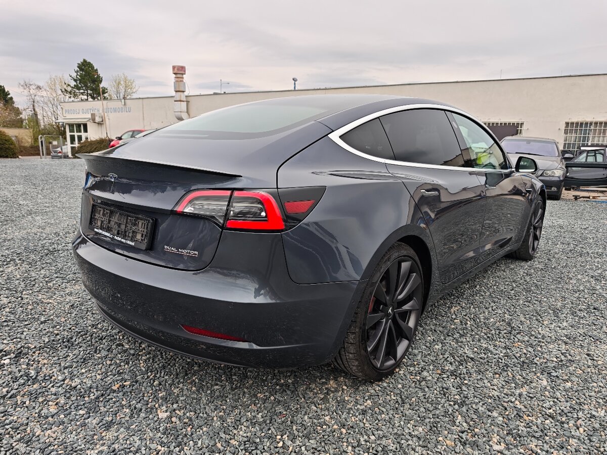 Tesla Model 3 Performance AWD | FSD | 94 880 km | 01/2020 - 4