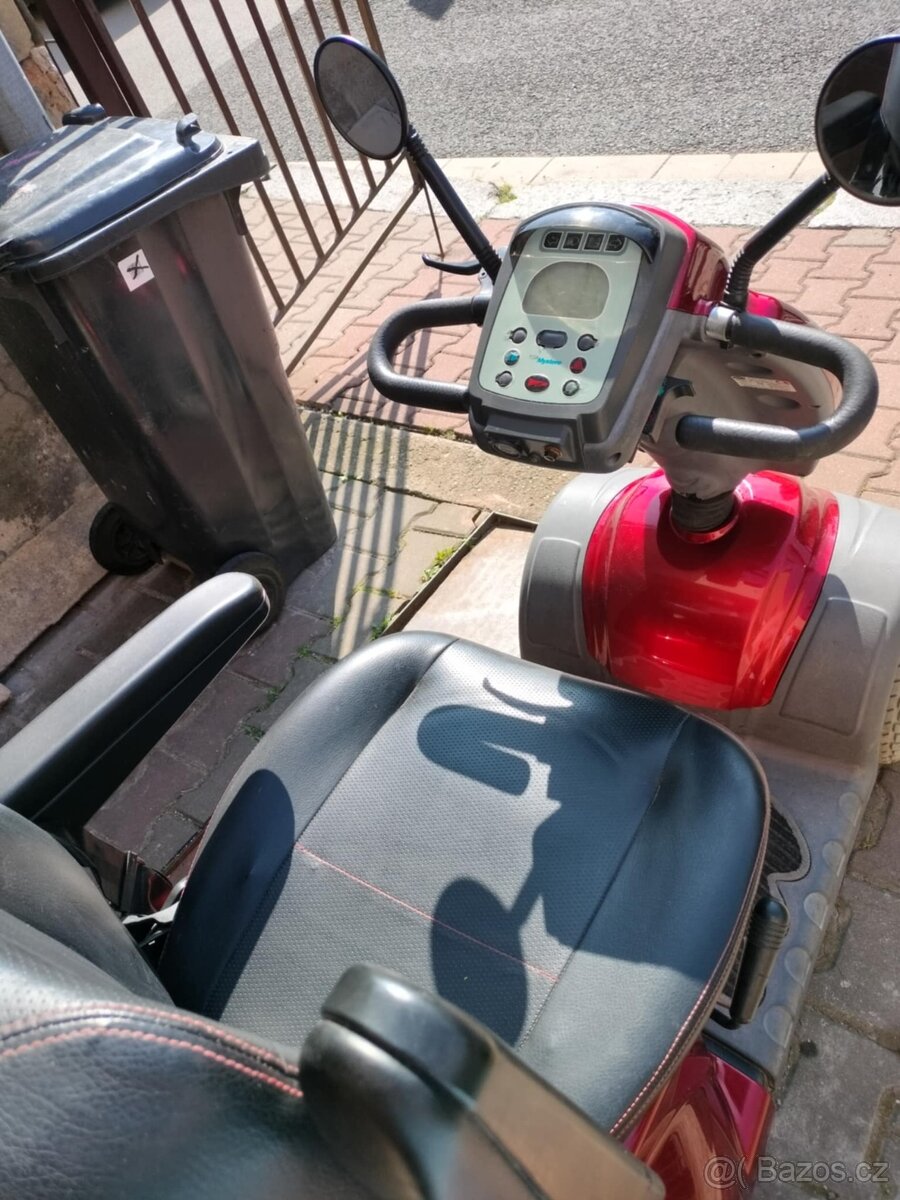 Čtyřkolový elektrický skútr - 4