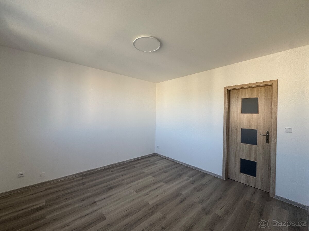 Prodej zrekonstruovaného bytu v Chomutově - 4