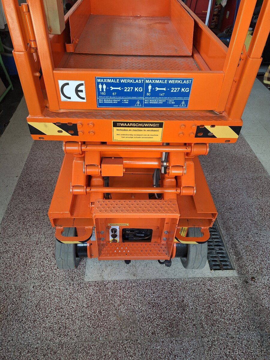 Nůžková plošina SKYJACK SJIII 3219 - 4