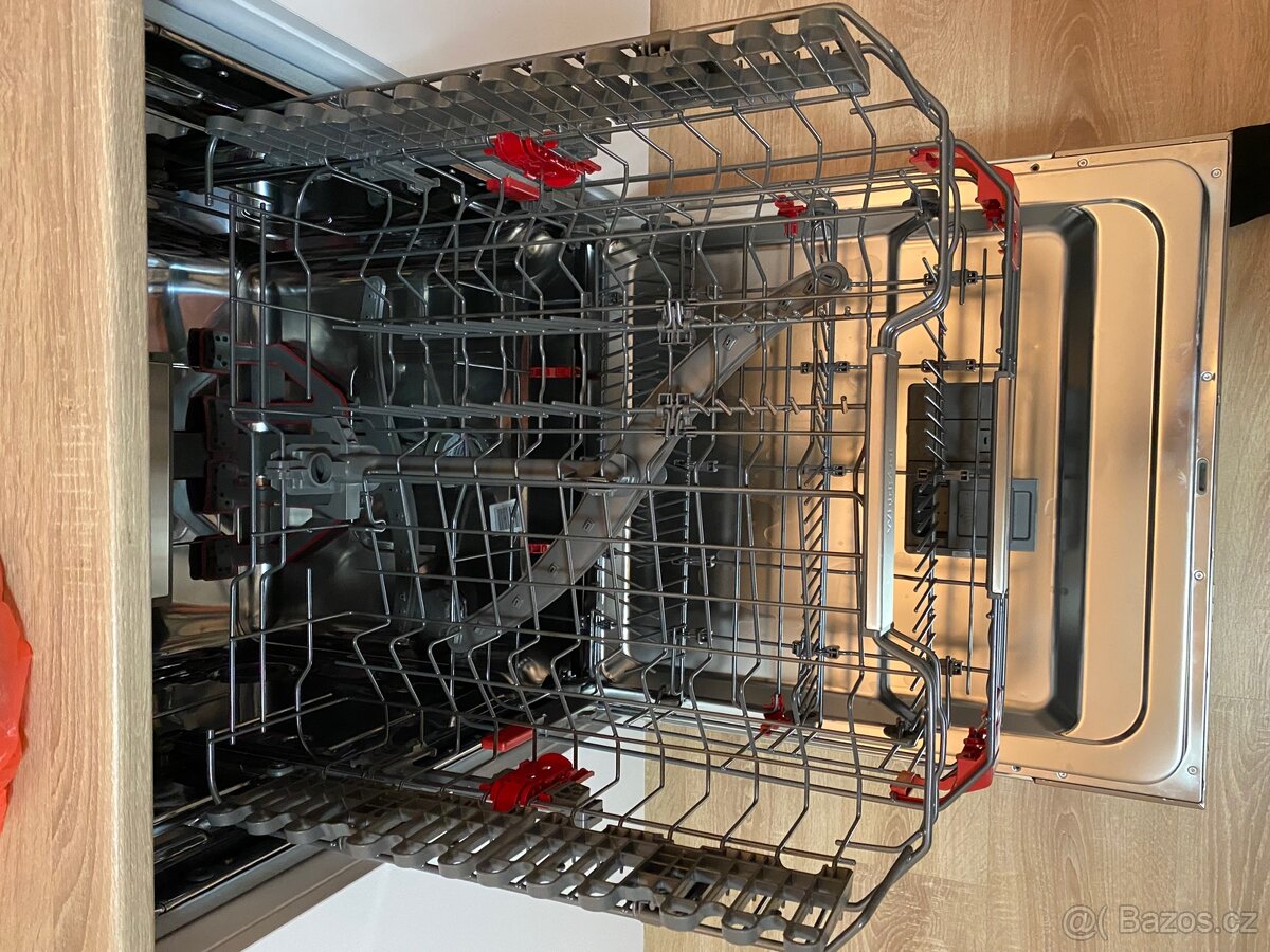 Myčka whirpool - 4
