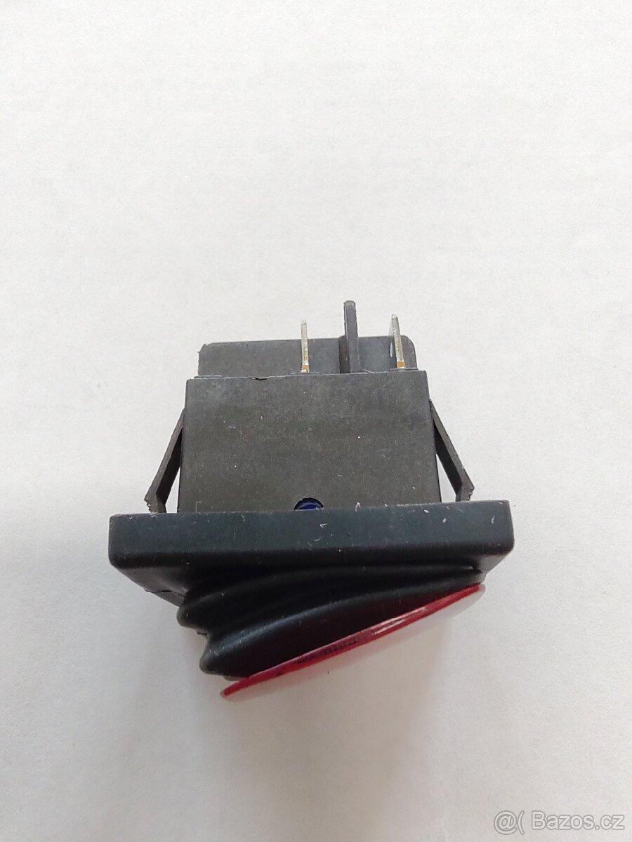 Kolébkový vypínač 250V - 4