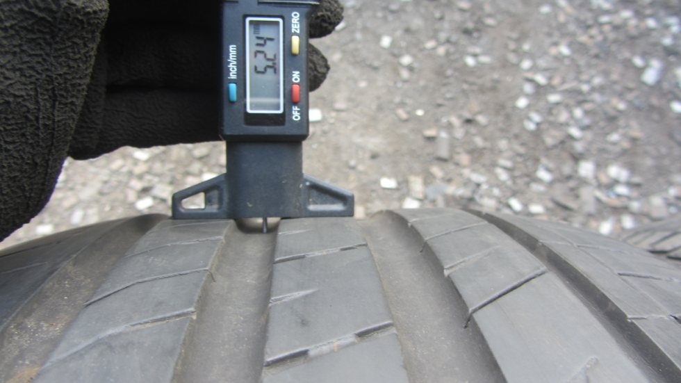 Letní pneu 245/40/18 Nexen - 4