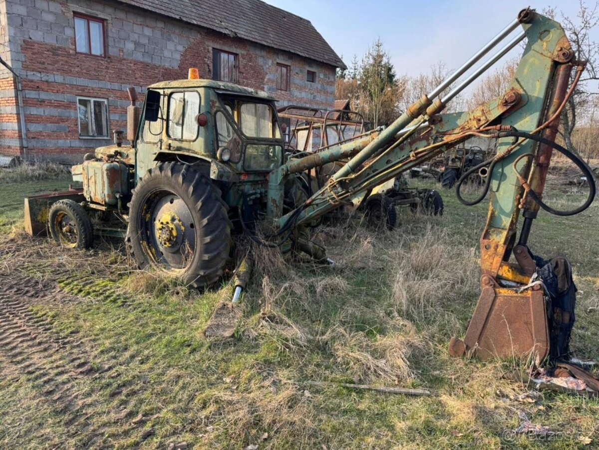 Traktorbagr Bělorus - 4