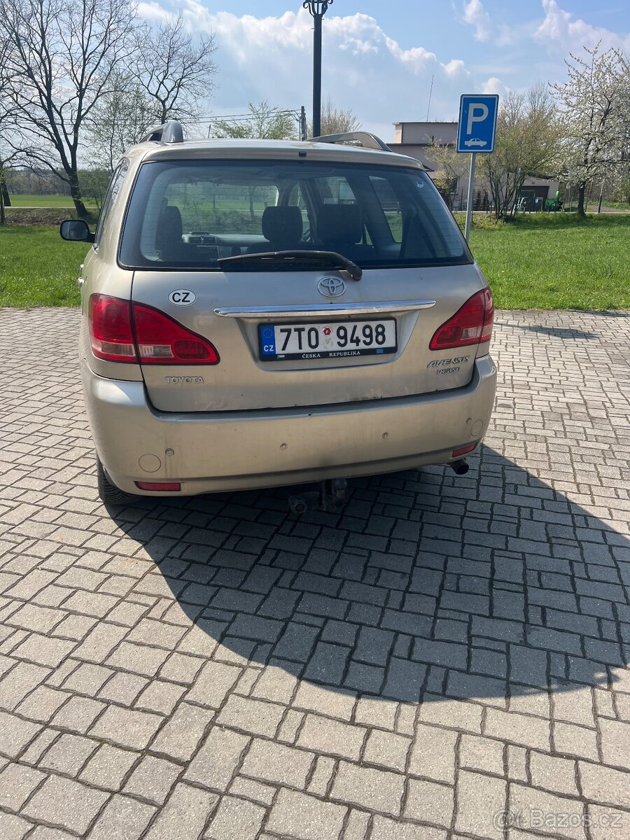 Toyota avensis - 4