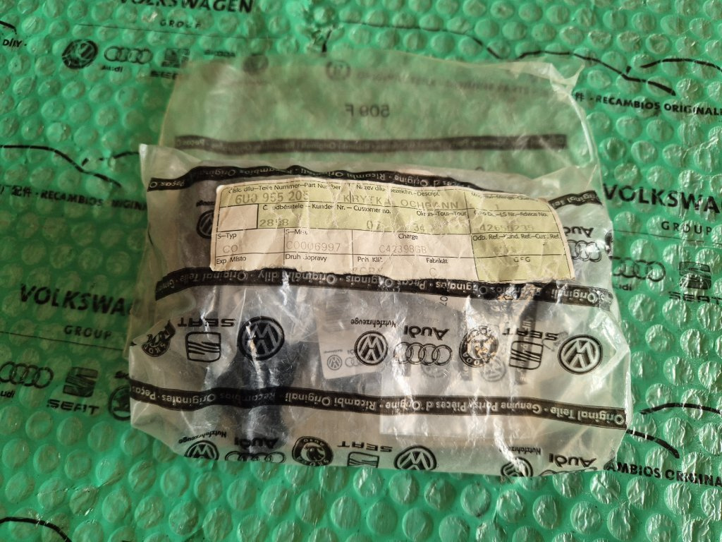 krytka zadního stěrače Škoda Felicia 6U0955205 - 4