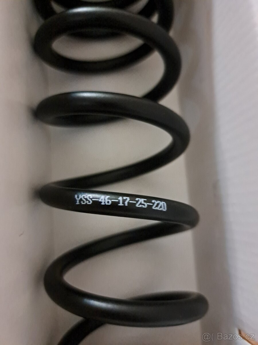 Nové pružiny YSS 46-17-25-220, čierne, RE interceptor 650 - 4