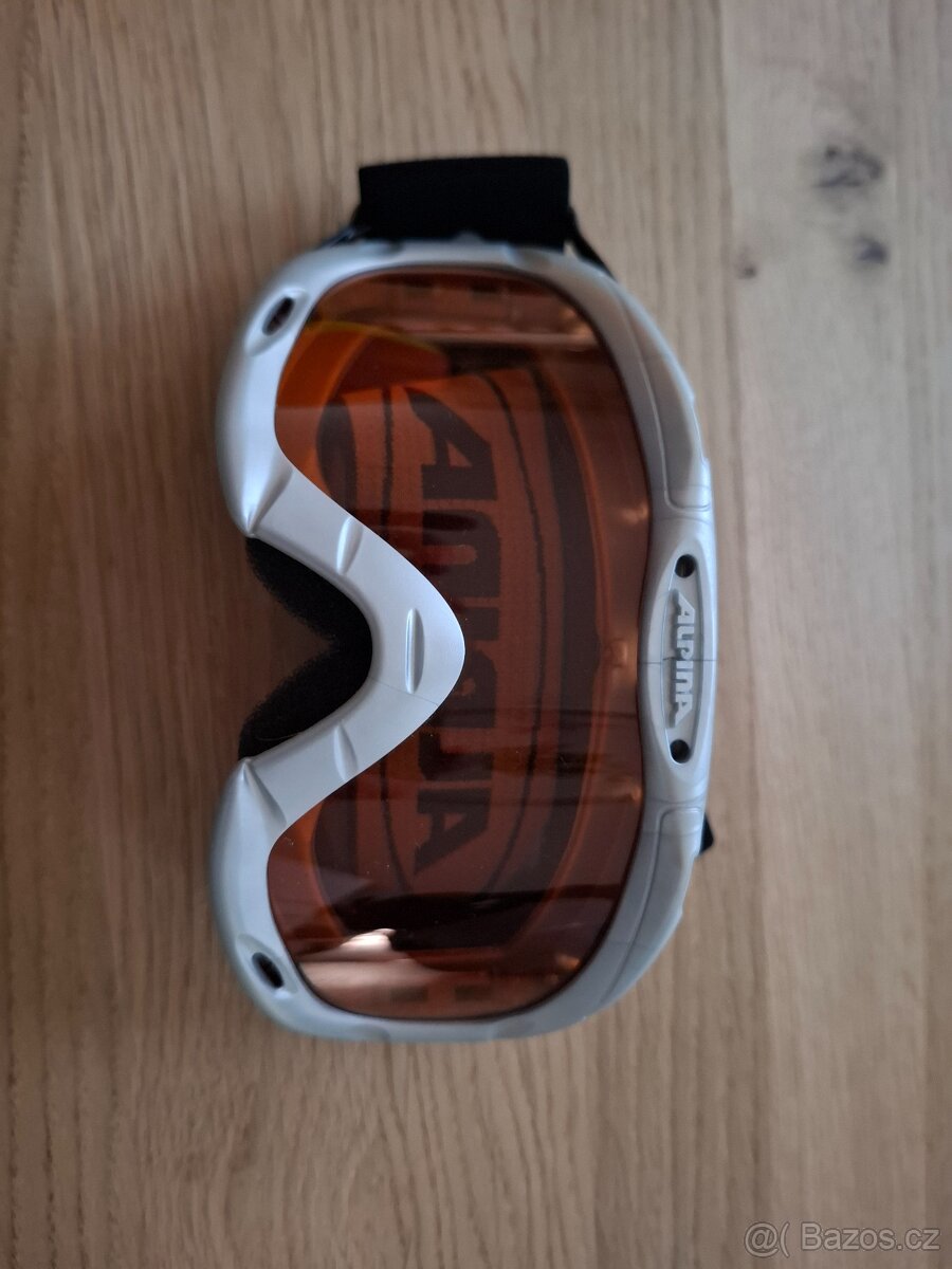 Lyžařská přilba, helma dětská, lyžařské brýle - 4