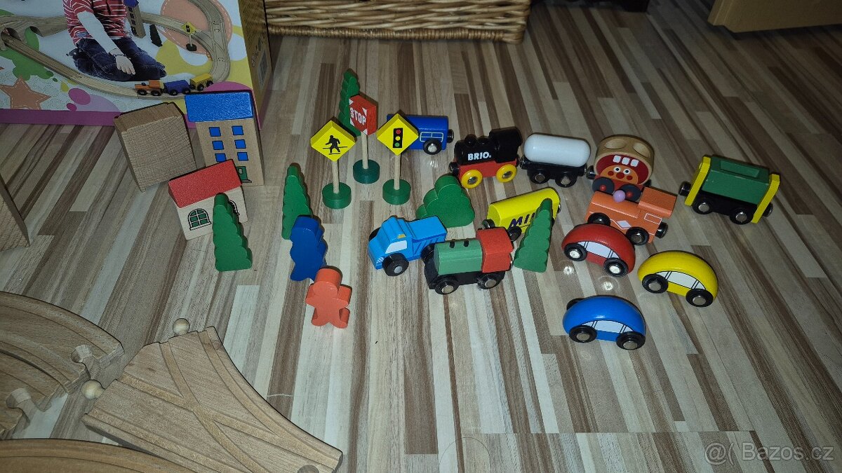 dřevěná vláčkodráha osmička + přejezd - 4