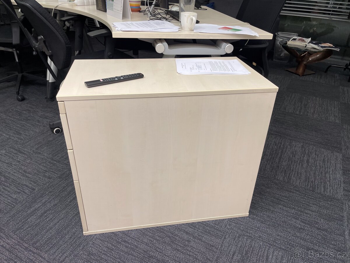 Kancelářský nábytek - 4