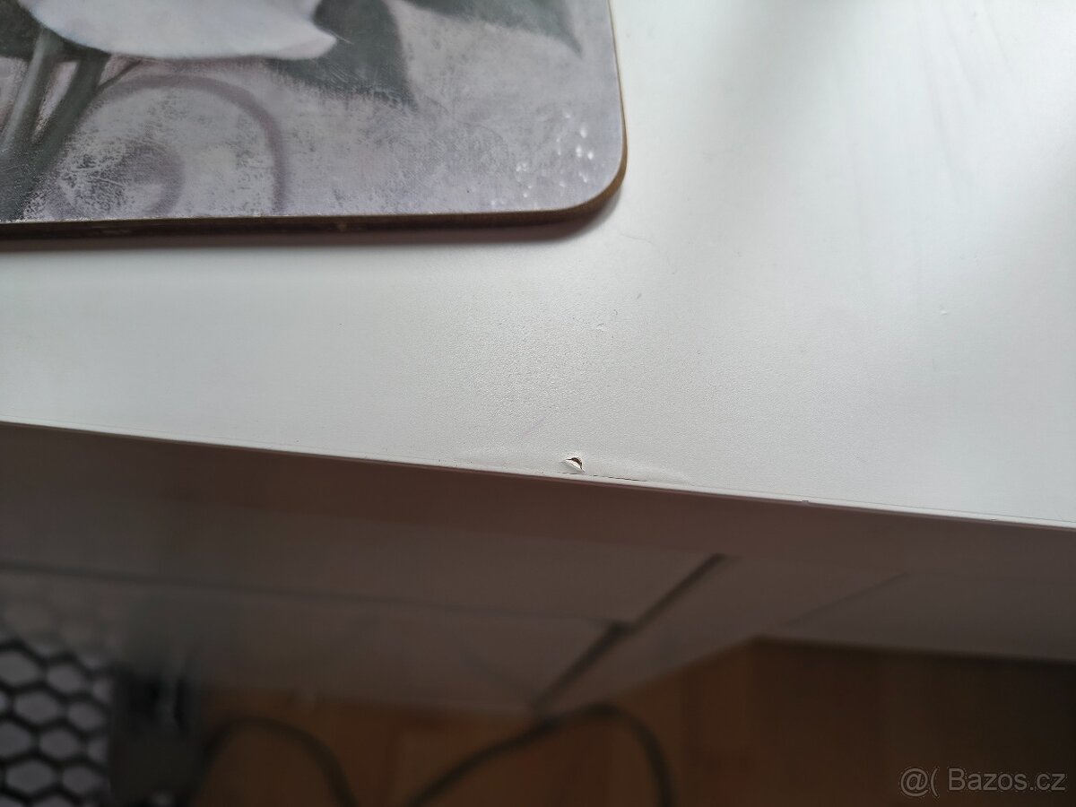 Pracovní stůl IKEA - 4