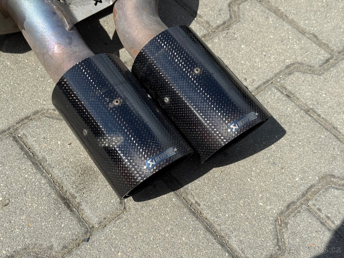 BMW M3 e92 e93 Akrapovic Evolution - 4